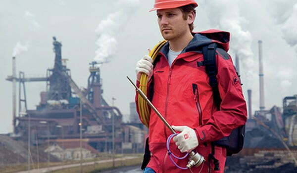 Worker holding thermal conductivity sensor
